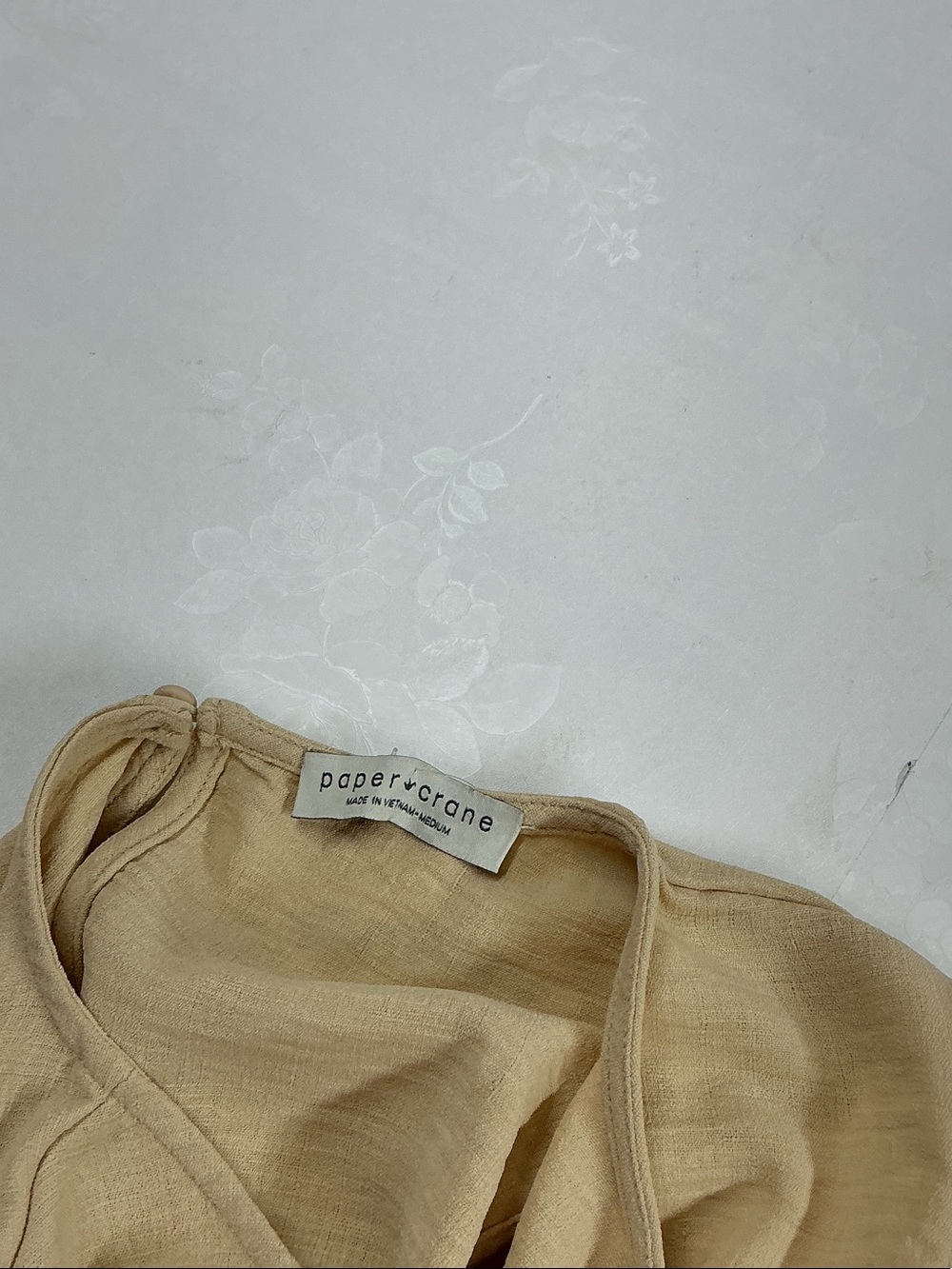 Paperchance Beige Sleeveless Elastic-Hem Crop Top - Picture 4 of 5